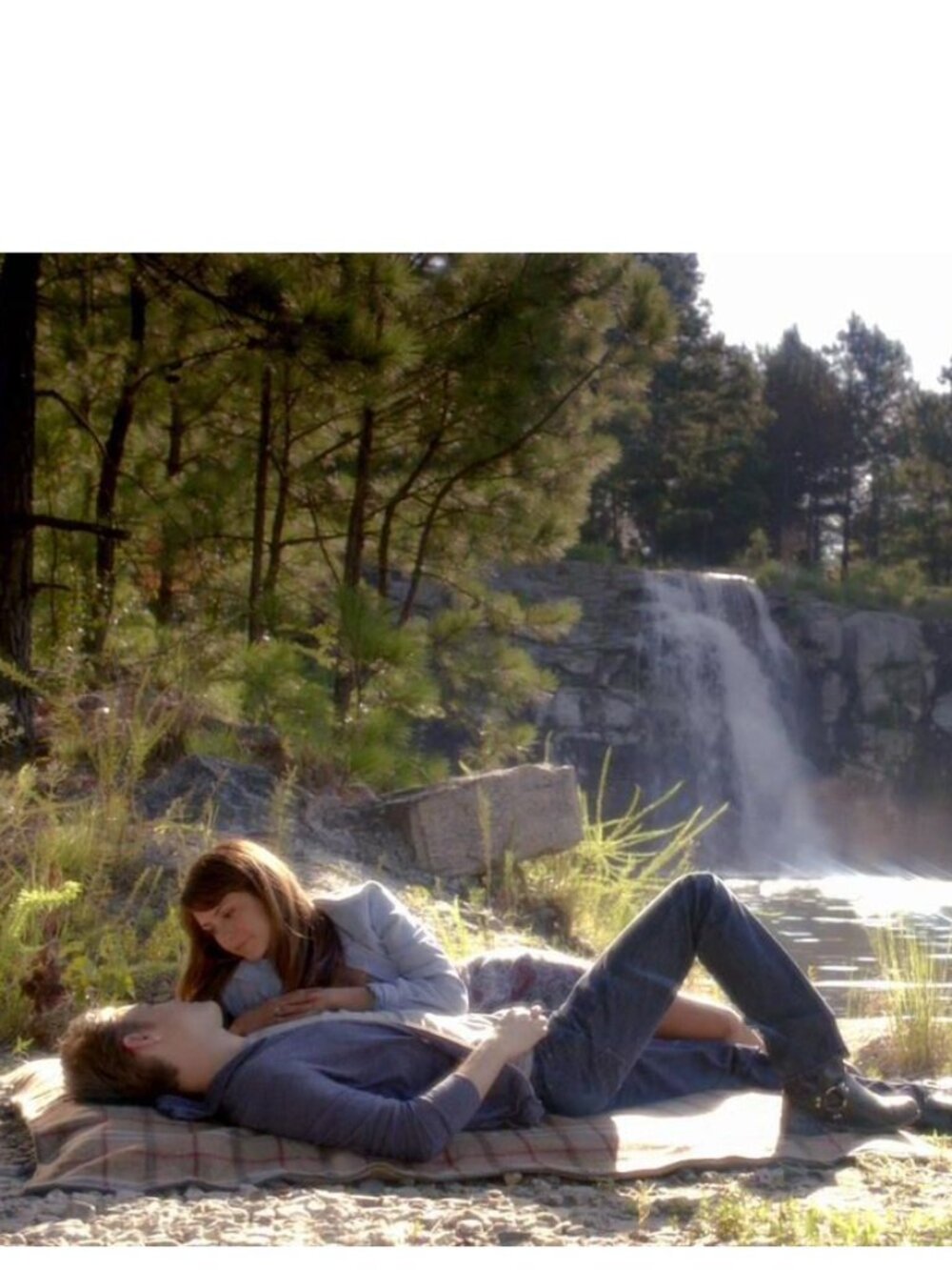 THE VAMPIRE DIARIES ELENA GILBERT EUC RARE - Picture 2 of 4